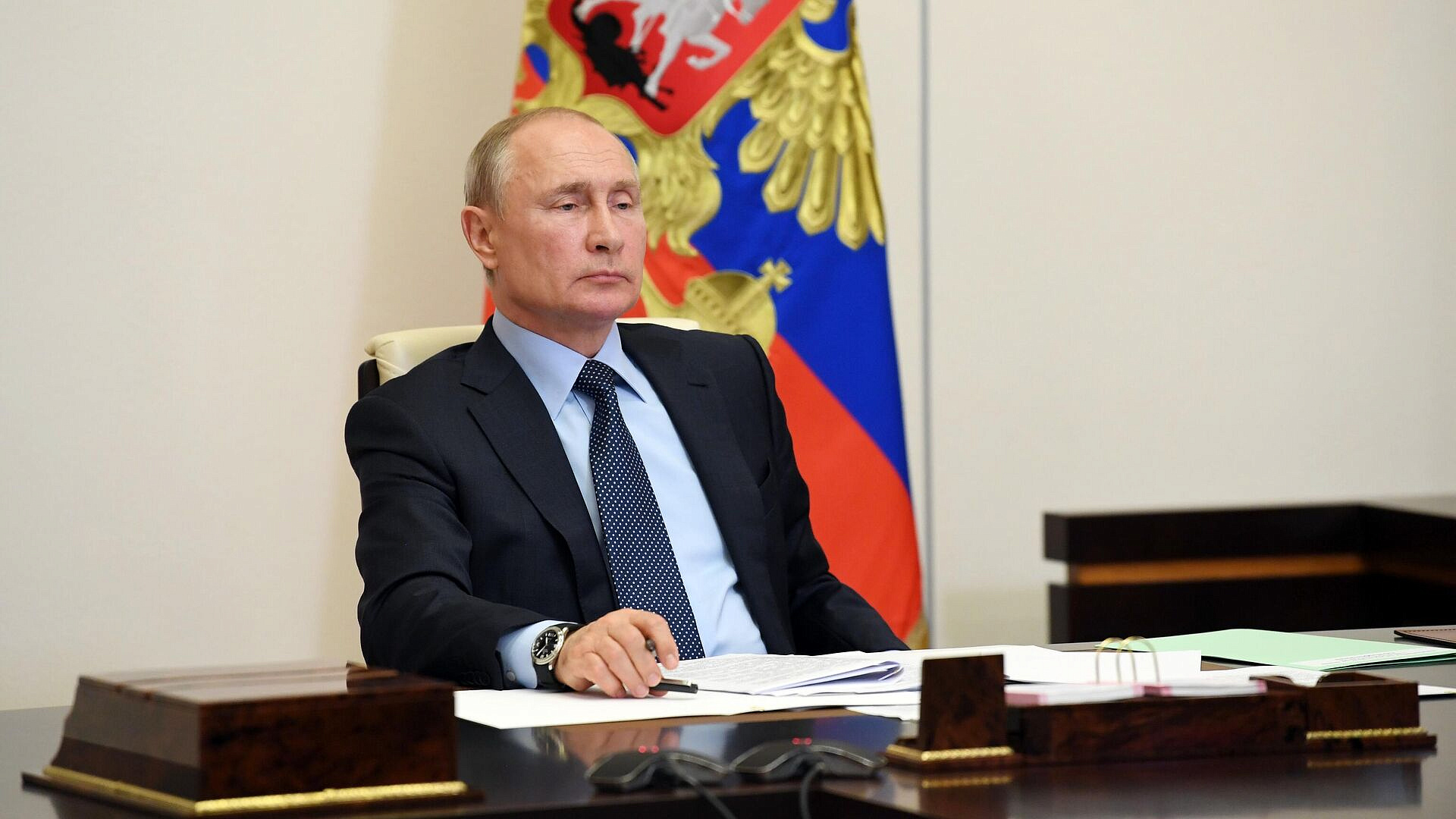 Путин призвал своевременно принять решение по северному завозу