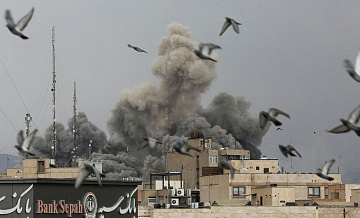 В Иране сообщили об атаках США и Израиля на районы Тегерана