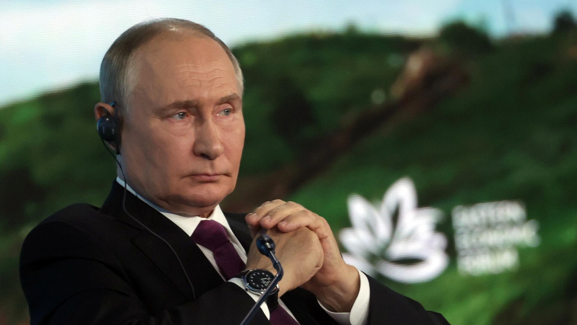 Путин рассказал о системе "Орешник"