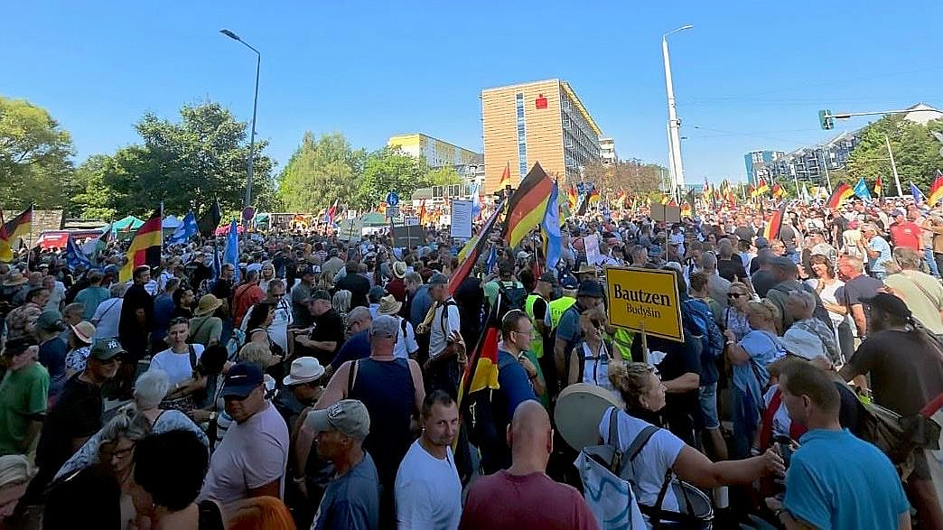 В Германии началась многотысячная демонстрация против правительства Мерца