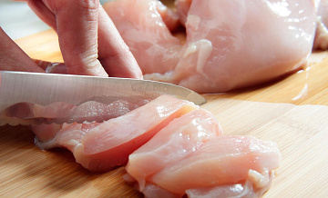 В России самые низкие цены на курицу среди стран "Большой двадцатки"