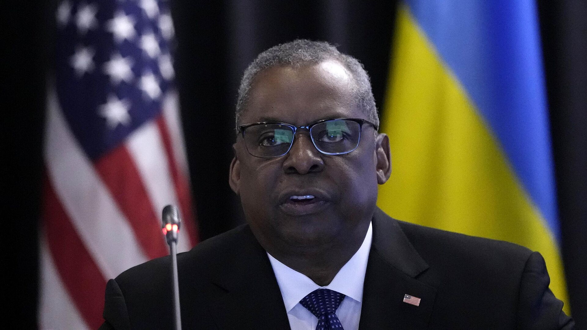 Пентагон не даст Киеву пасть, заявил глава ведомства