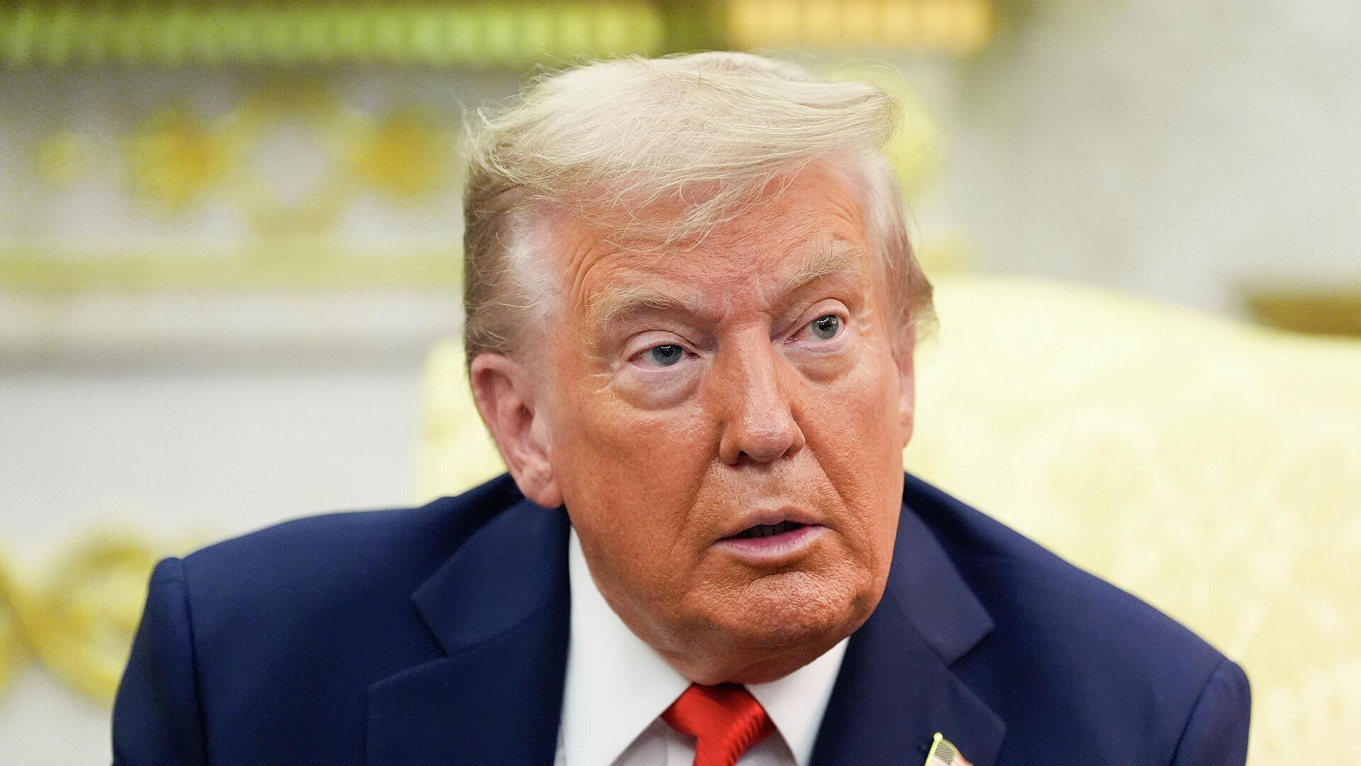 Демократы осудили Трампа за оскорбительное мем-видео