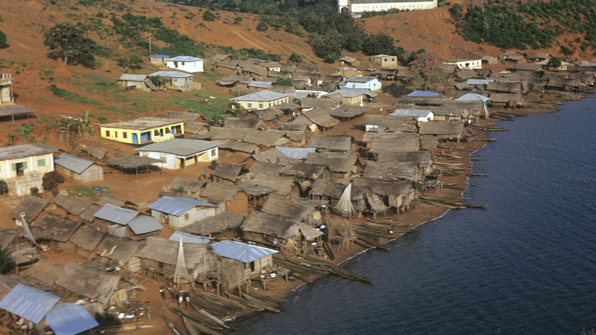 В ДТП с автобусом и самосвалом в Кот-д'Ивуаре погибли 16 человек