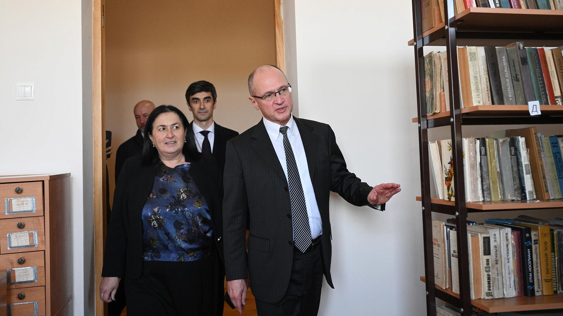 Кириенко посетил школу в абхазском селе