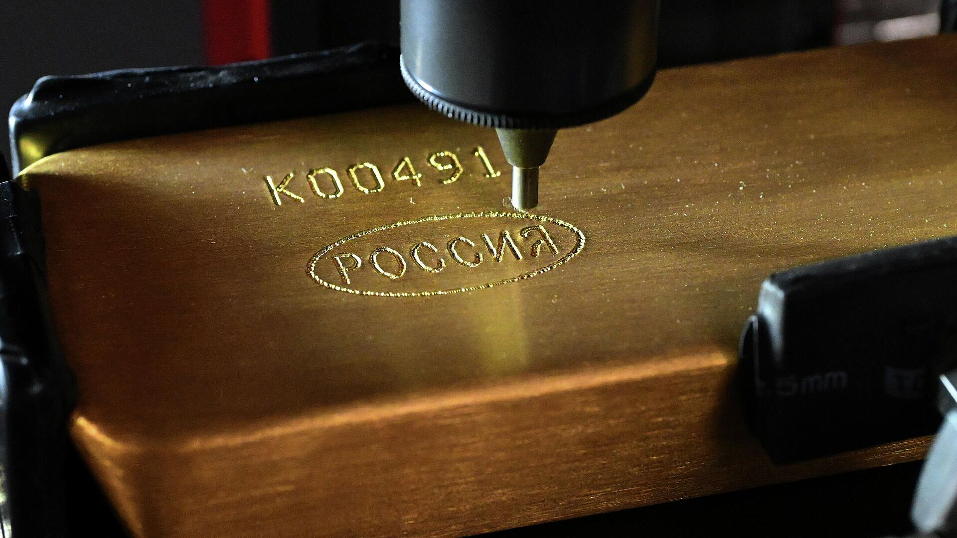 Акции российских золотодобывающих компаний дорожают на фоне ударов по Ирану