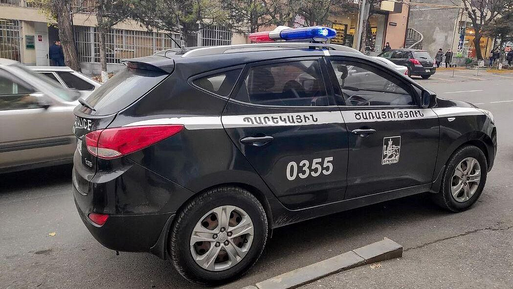 В Ереване задержали трех участников акции в поддержку Карапетяна