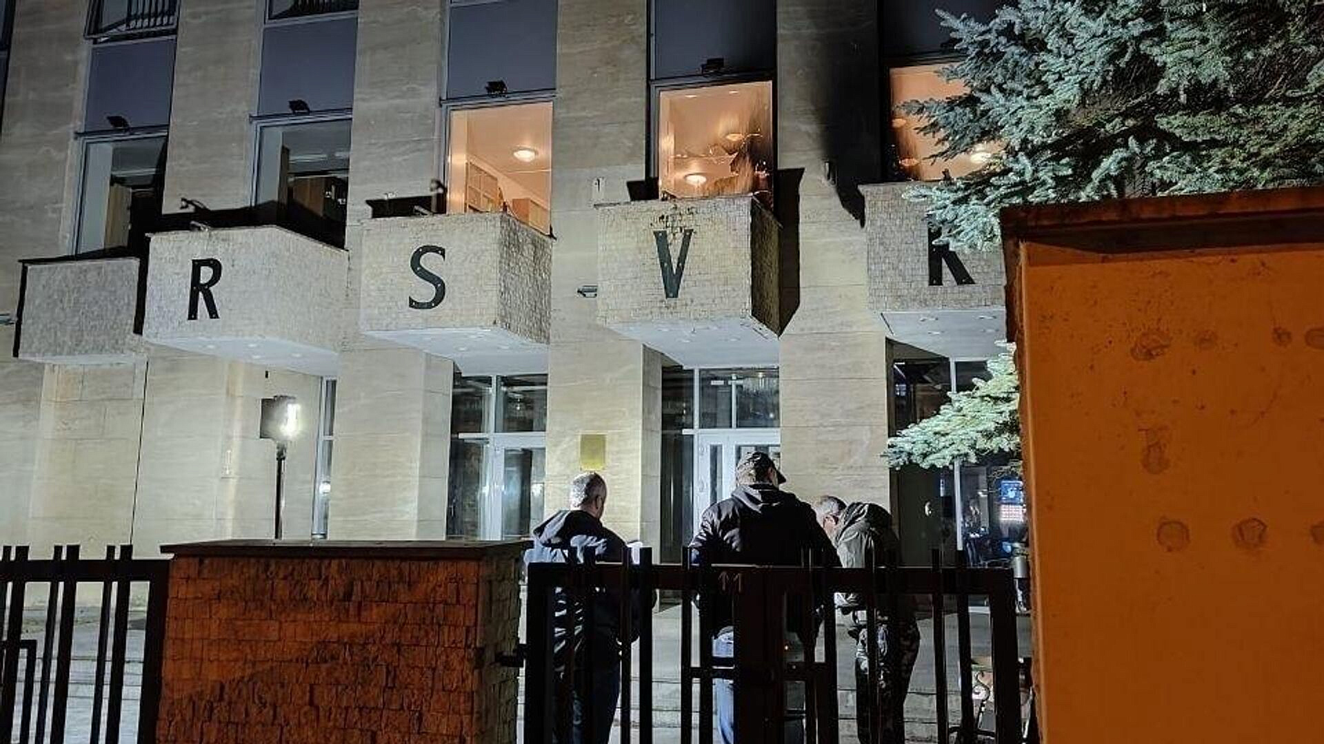 Россотрудничество надеется на наказание нападавших на Русский дом в Праге