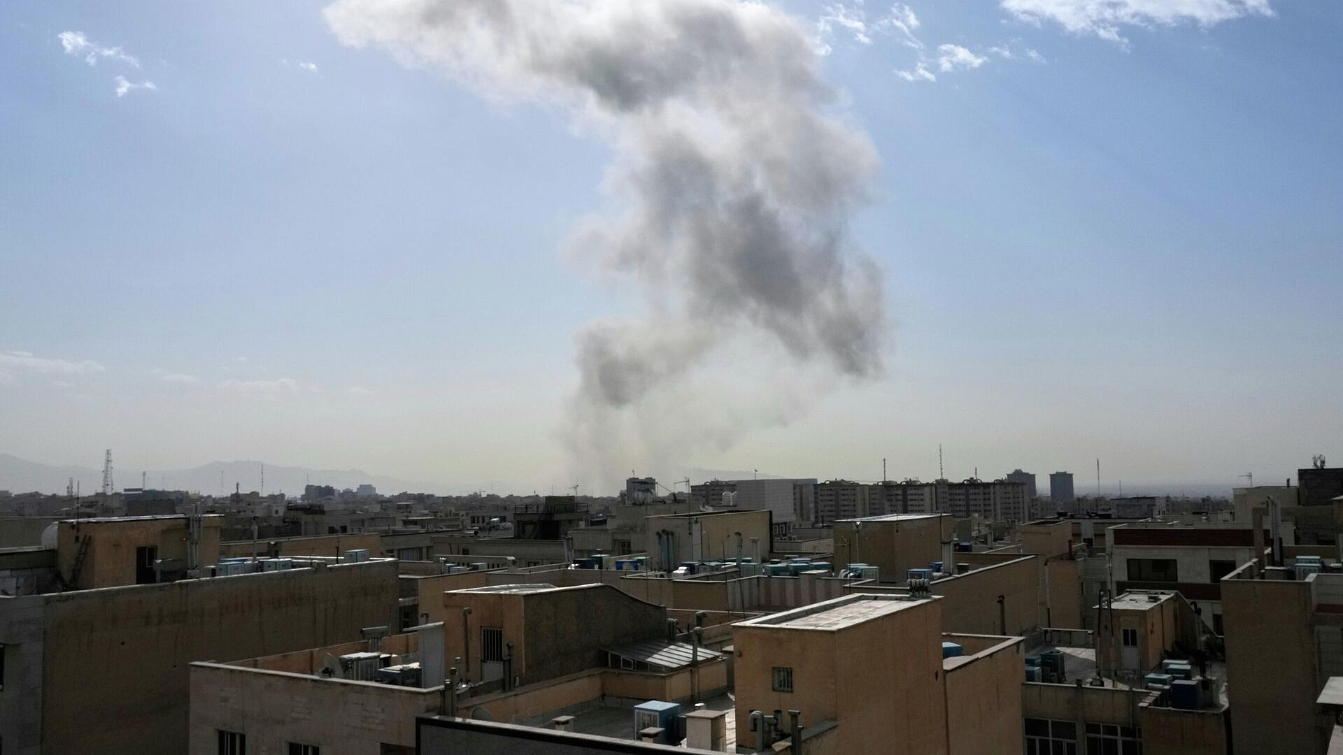 Самолеты эмиратских авиакомпаний покидают воздушное пространство Ирана