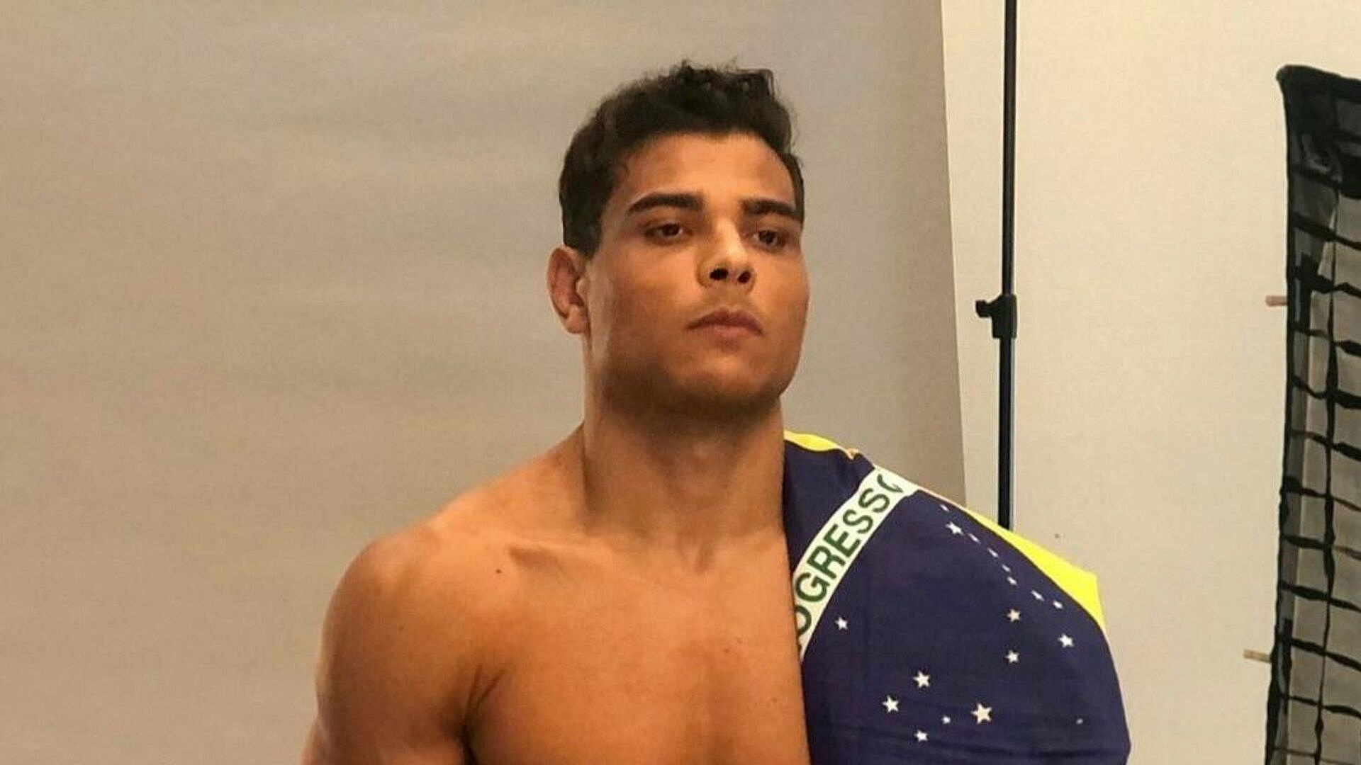 Коста извинился за слова о "гребаном русском" после победы над Мурзакановым