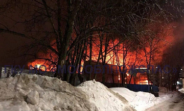 В Химках потушили пожар на складе