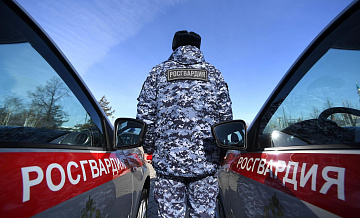В Ногинске мужчина угрожал ножом посетителям торгового центра