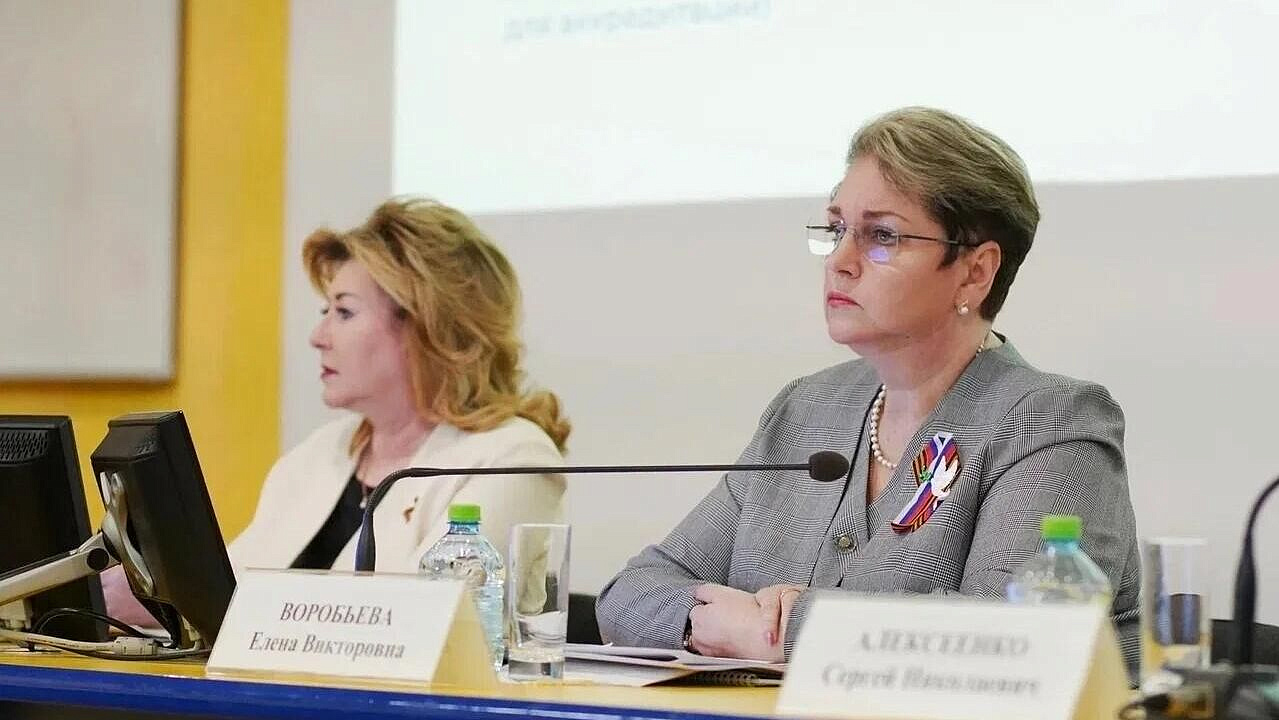 Вице-губернатор Воробьева встретилась с выпускниками медклассов Кубани