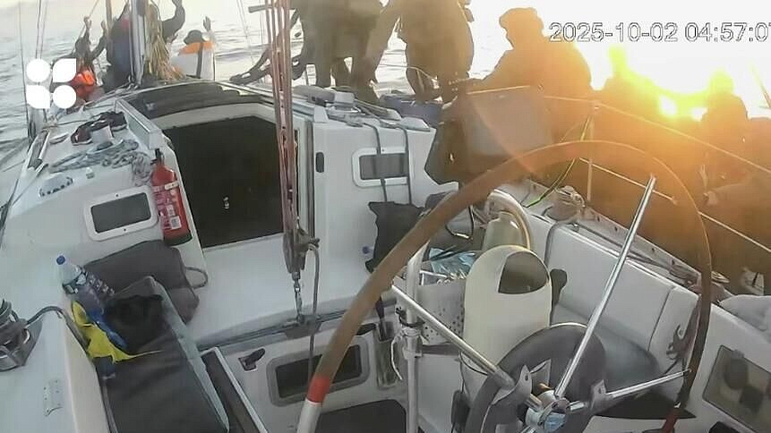 Задержанные граждане Польши из "Флотилии стойкости" прибыли в Афины