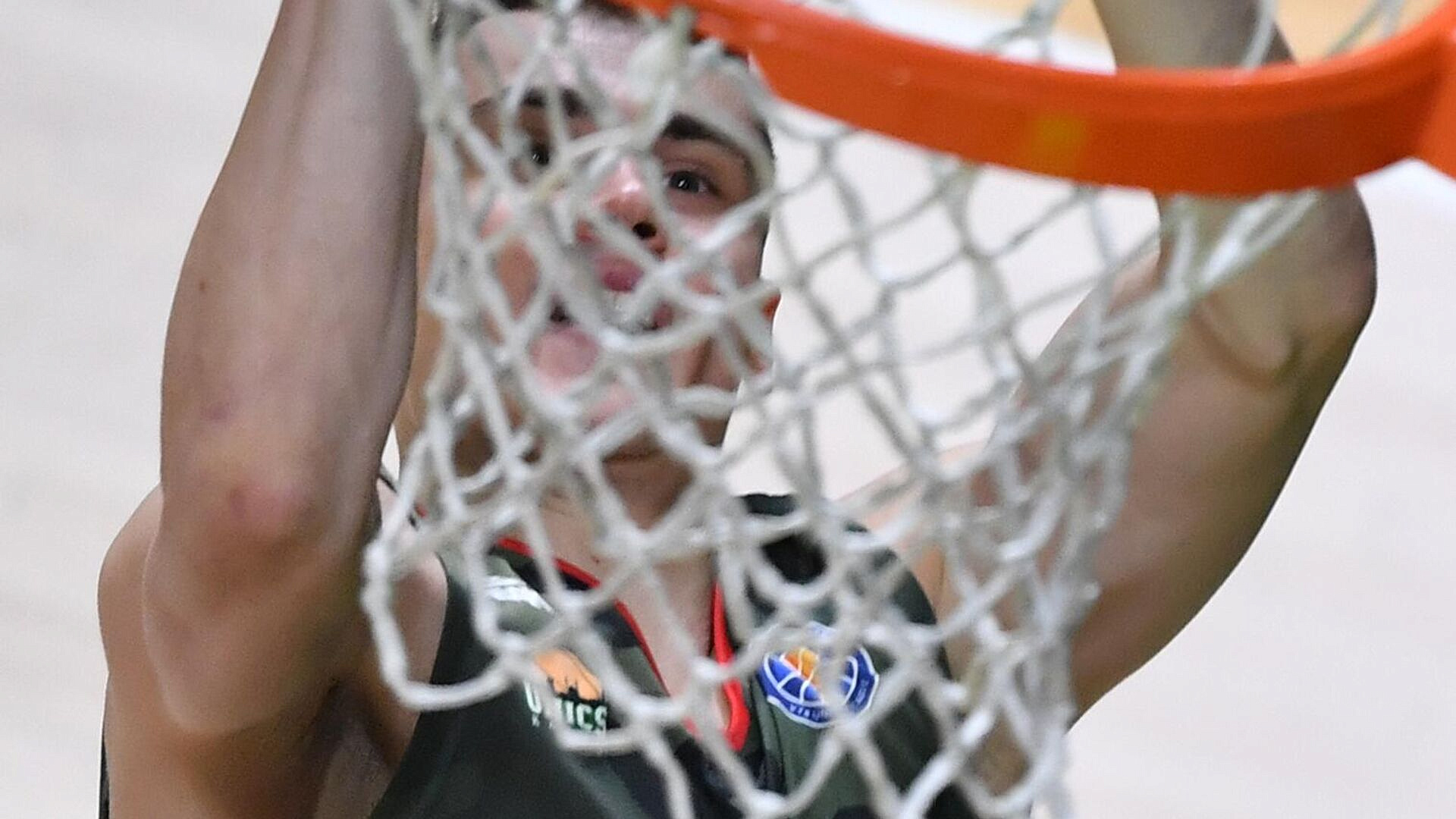 �� "�����" �������� ��������� ������������ � ������ � "�������"