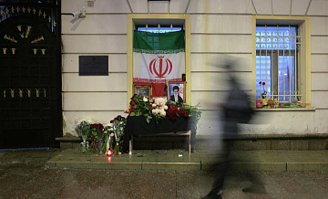 У посольства Ирана в Москве возник стихийный мемориал