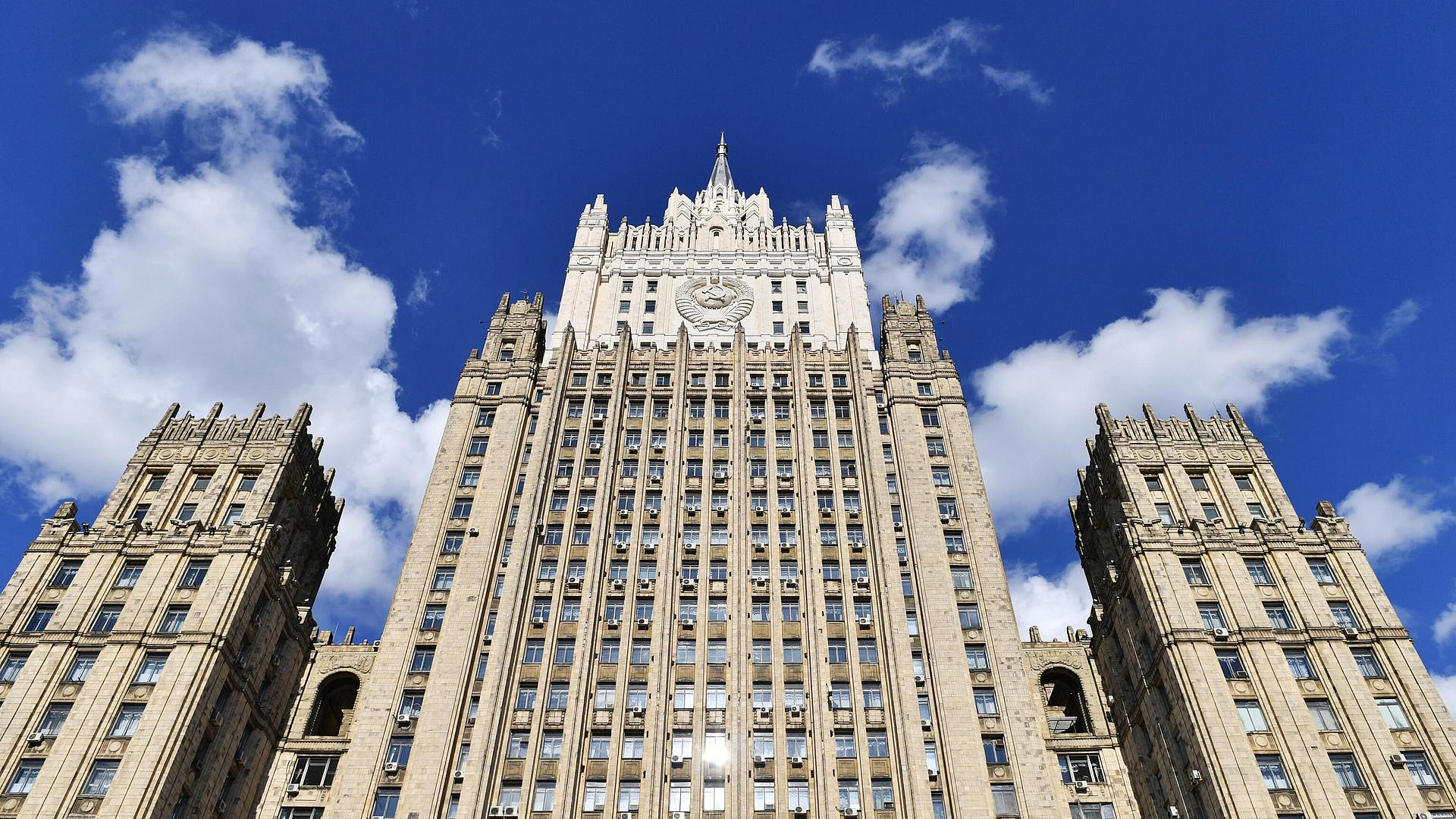Токио до основания разрушает отношения с Москвой, заявил МИД России