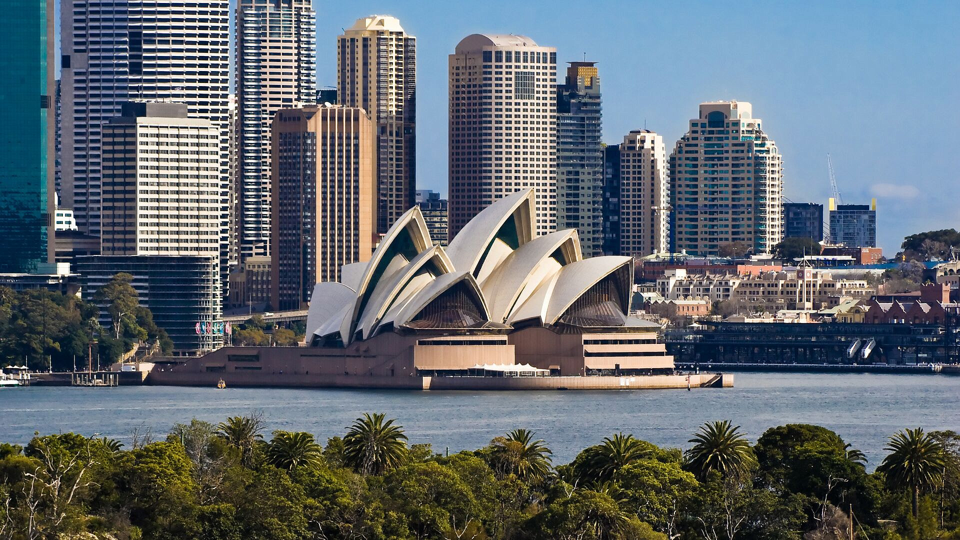 Генконсул в Сиднее добилась встречи с арестованной россиянкой Королевой