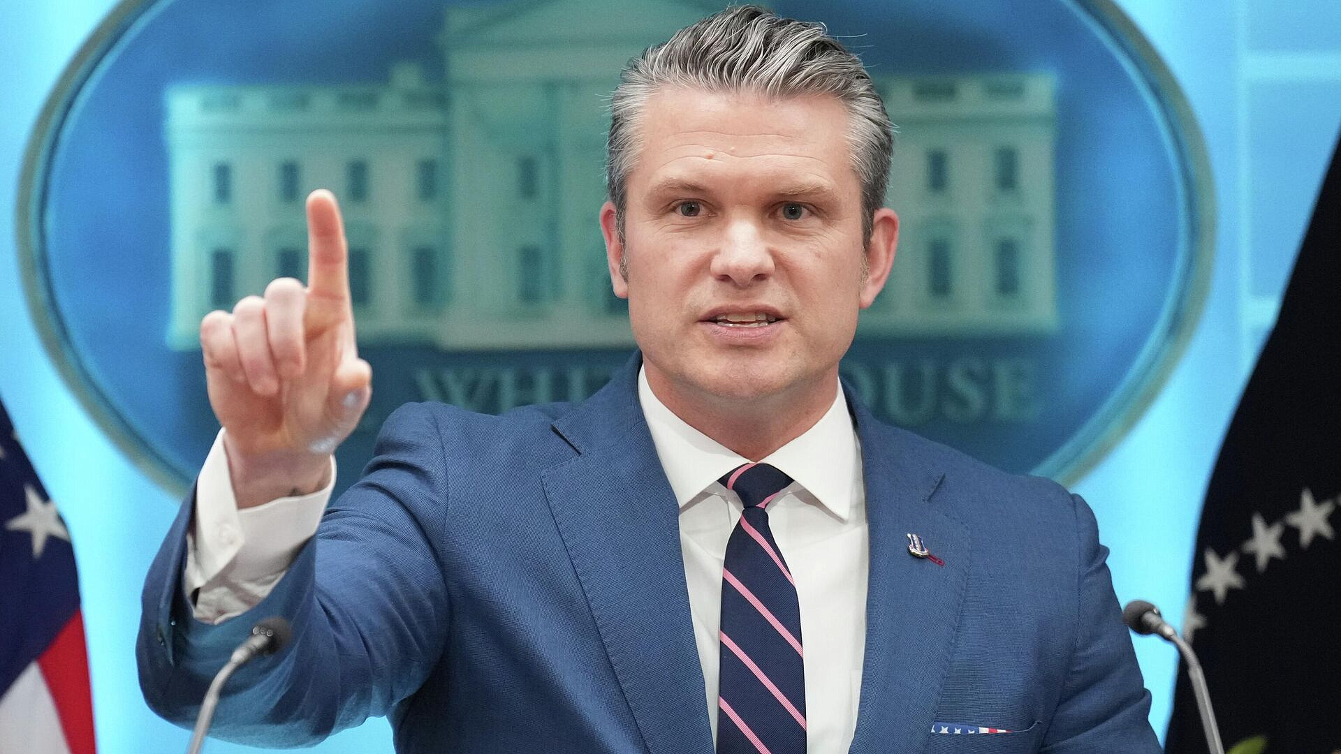 США в понедельник нанесут наибольший объем ударов по Ирану, заявил Хегсет