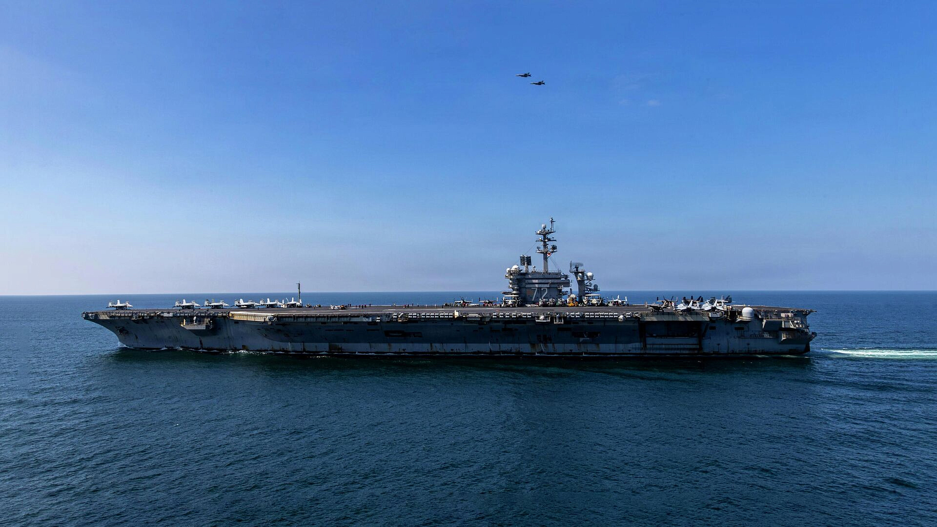 Авианосец "Авраам Линкольн" остается у берегов ИРИ, утверждает CENTCOM