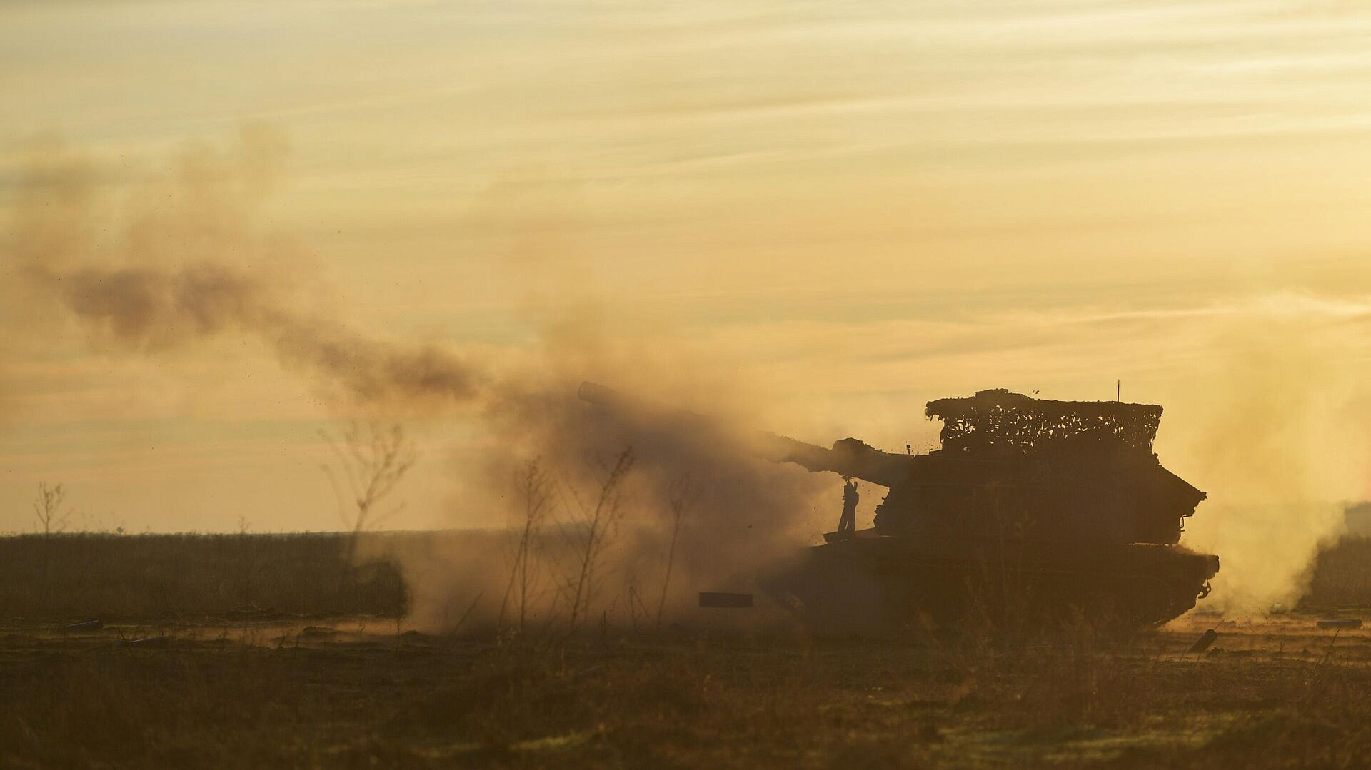 Российские войска отбили три атаки ВСУ в Работино, сообщил Рогов