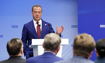 Медведев оценил проект "Земский работник культуры"