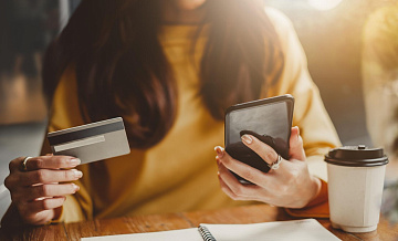 ЦБ заявил о росте роли переводов между физлицами в сомнительных операциях