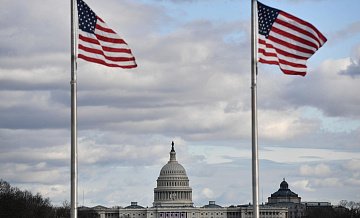 Опрос: более 50% американцев заявили о негативном влиянии пошлин на бюджет