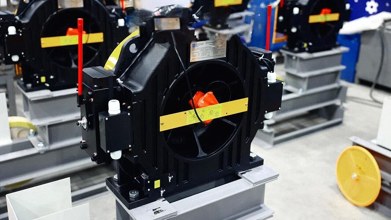 Гарбузов: столичный завод начал выпускать безредукторные лебедки