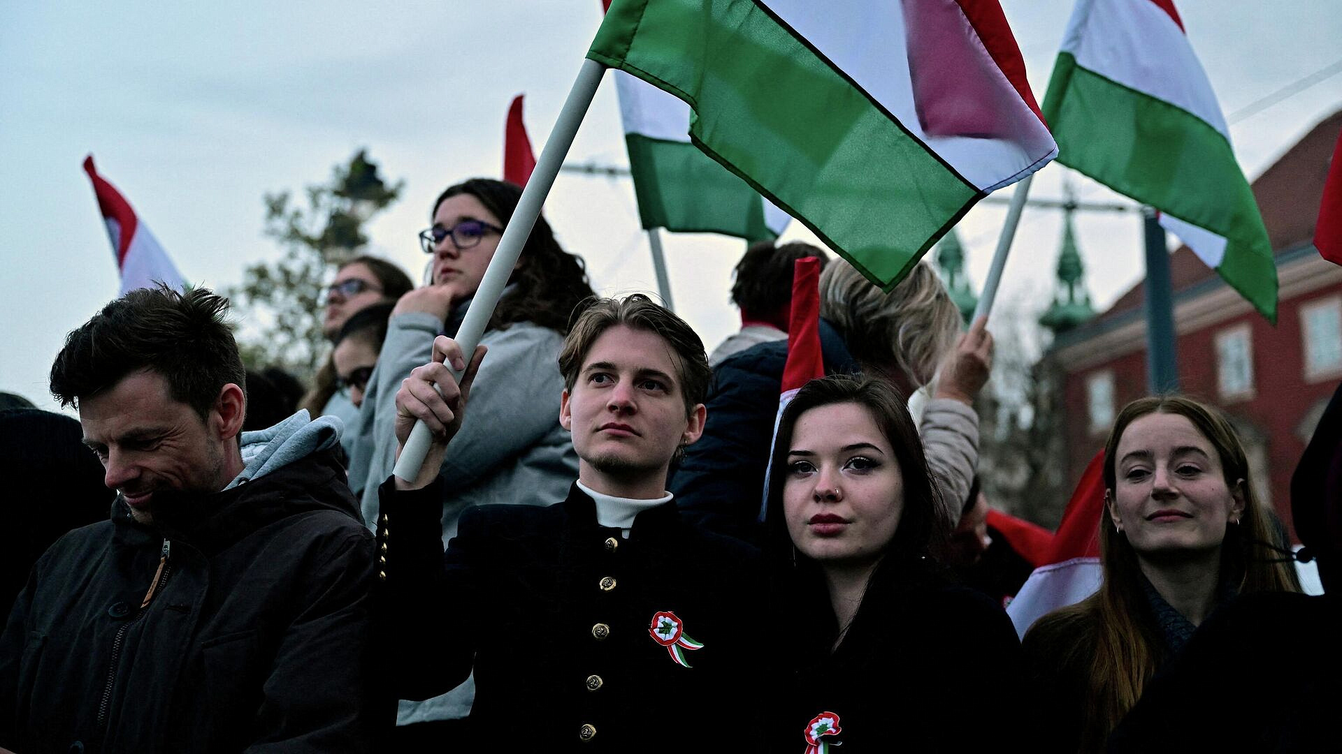 Партия "Тиса" пока лидирует на выборах в Венгрии