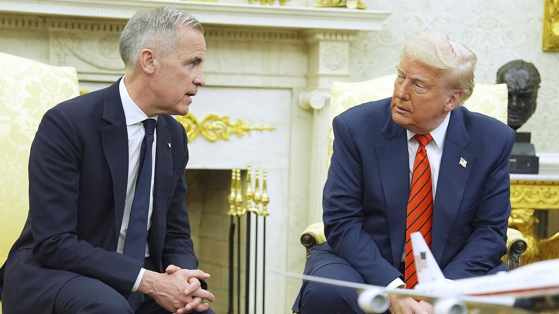 Бессент рассказал, что премьер Канады пытался сделать в разговоре с Трампом