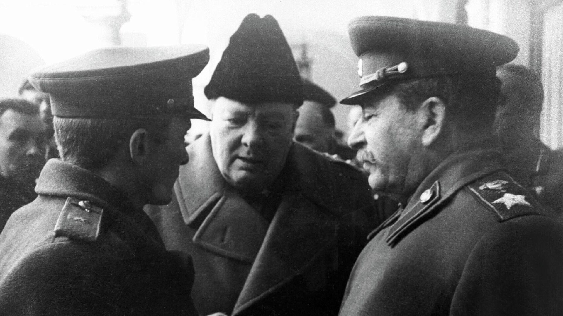 ������� ��������� � ������������� ����� � ��������� ����������� 1945 ����