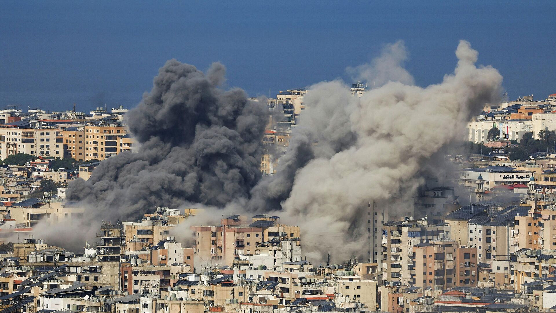 Армия Израиля завершила волну ударов по южному пригороду Бейрута