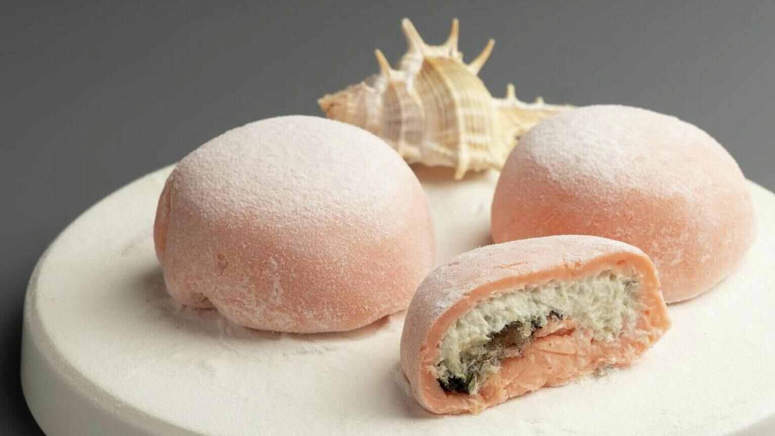 Ученые ДВФУ создали десерт моти из минтая