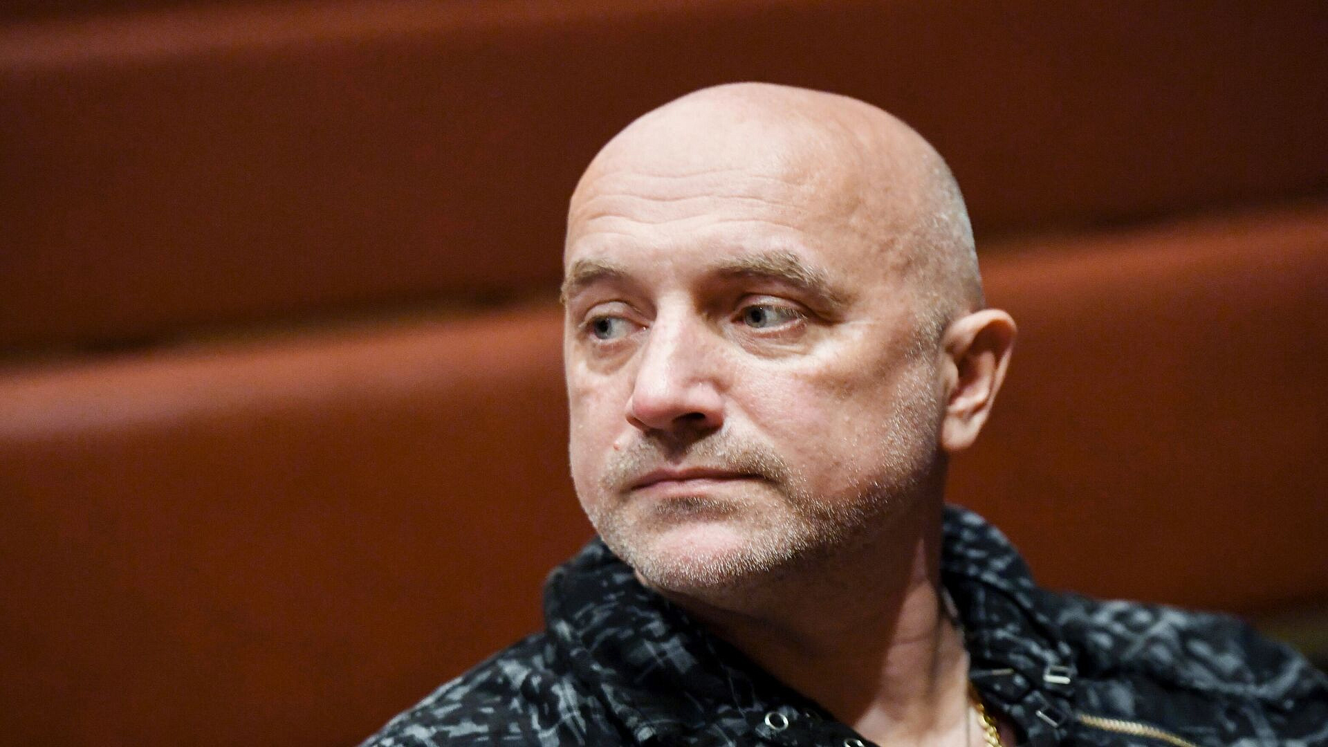 Захар Прилепин планирует заключить еще один контракт