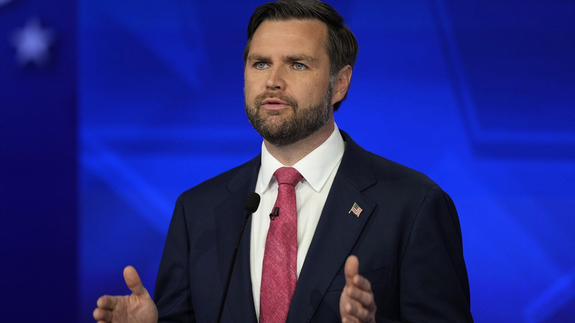 Пакистан попросил подключить Вэнса к переговорам с Ираном, пишут СМИ