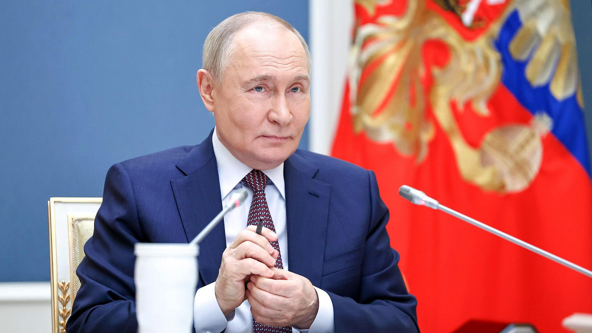 Путин наградил чиновника, вывозившего курян из-под обстрелов