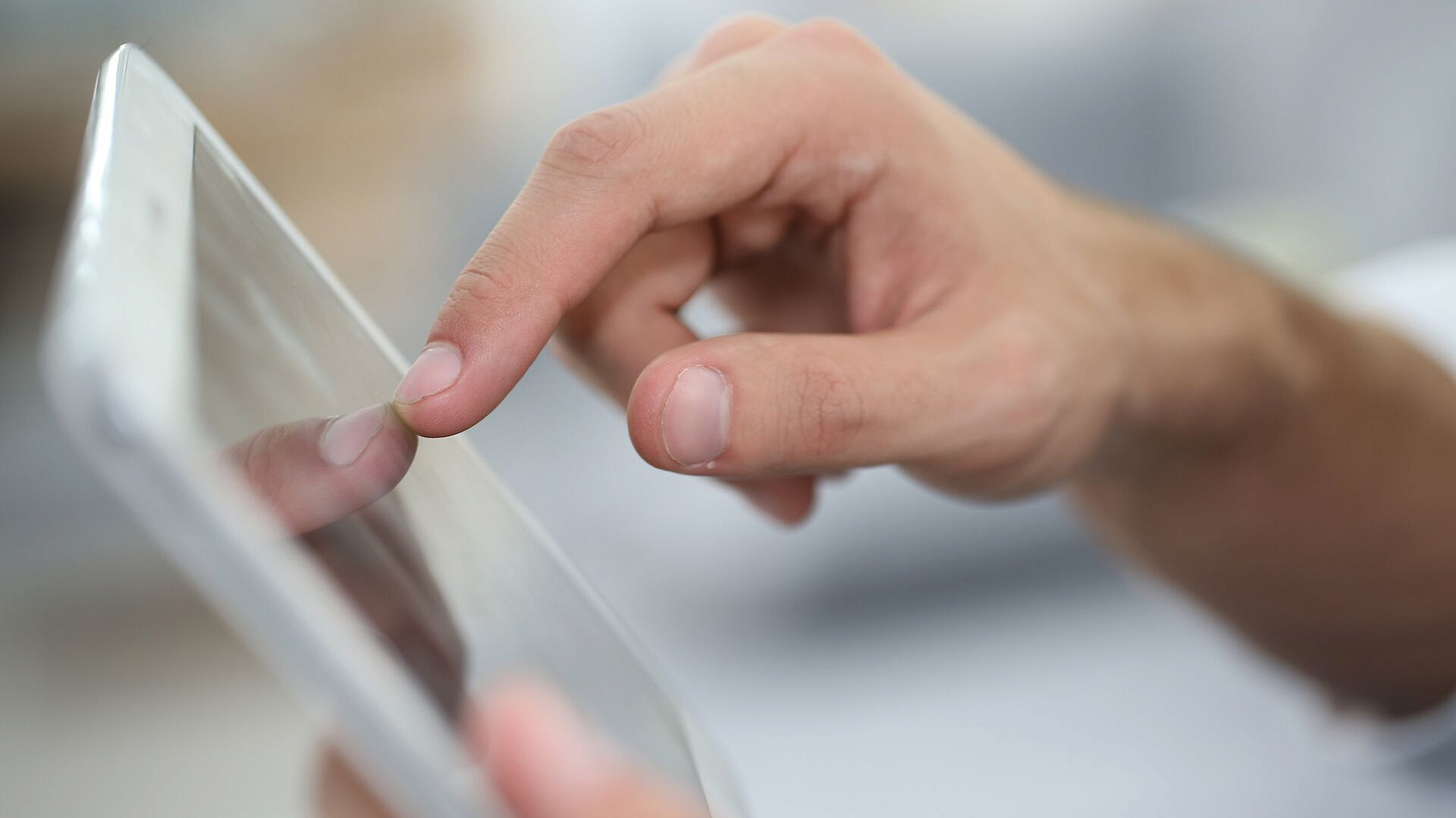 ���������� �-����� ����� �������� � App Store