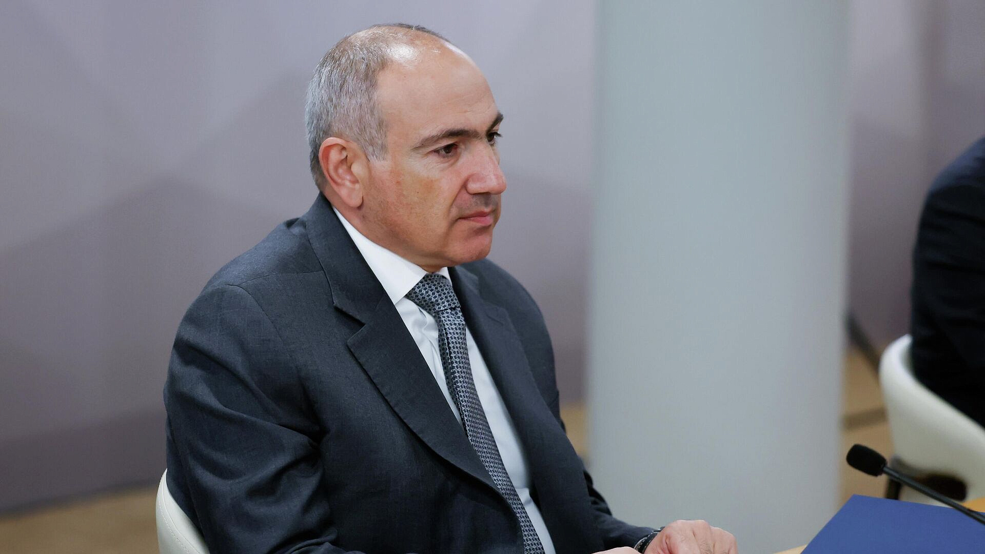 Пашинян в ближайшее время посетит Россию