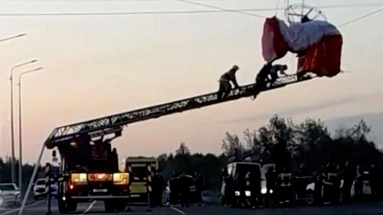 На Ямале парапланерист столкнулся с ЛЭП и получил ожоги