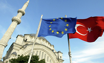 Источник: россияне сталкиваются с мошенниками в Турции при переводах денег