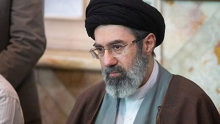 Новый верховный лидер Ирана жив и здоров, заявил посол страны во Франции