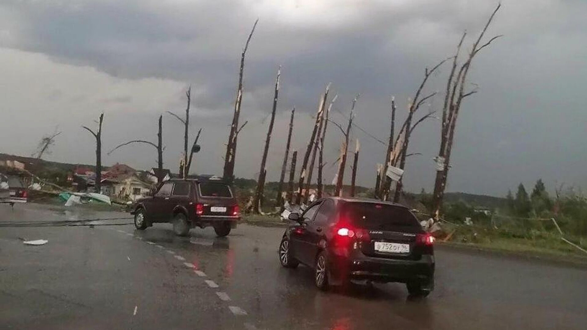 Смерч может стать частым явлением на Урале, предупредил ученый