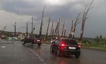 Смерч может стать частым явлением на Урале, предупредил ученый