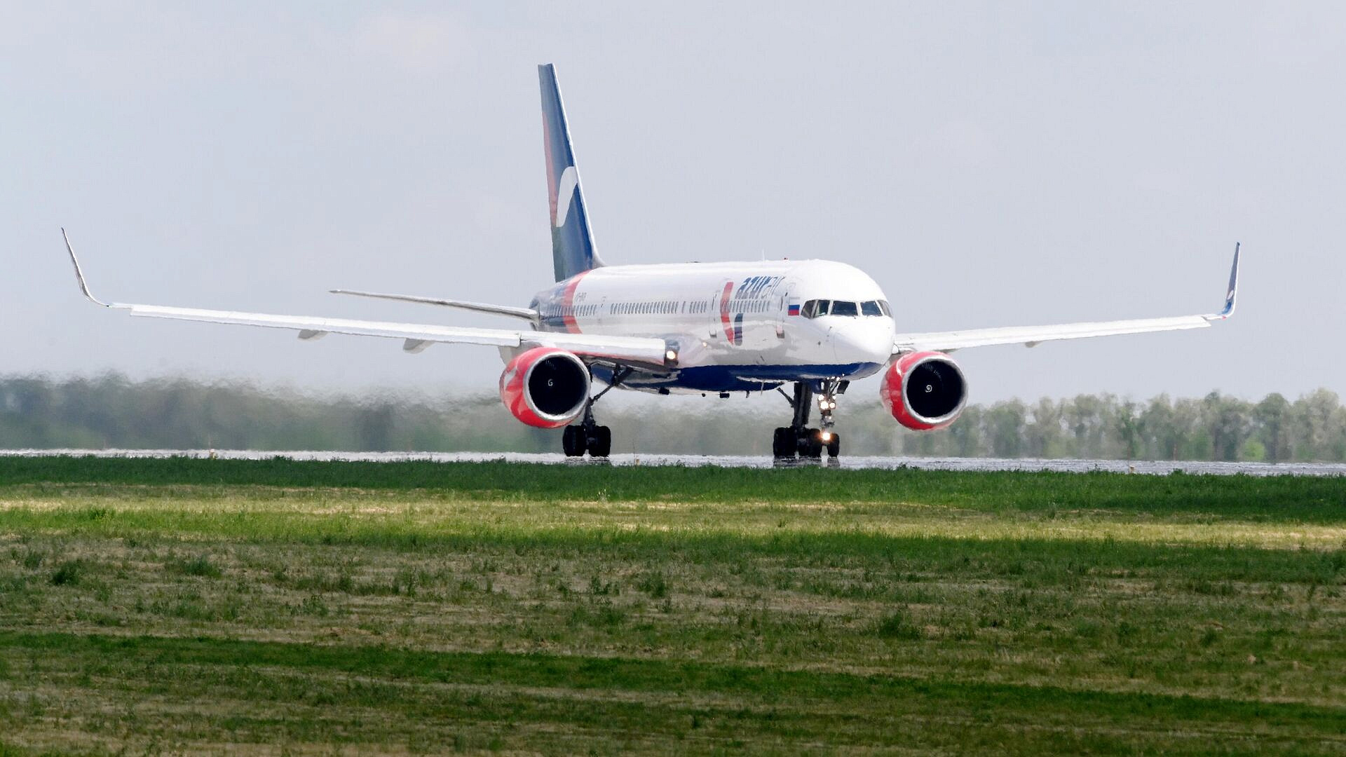 Azur Air корректирует маршрут из Москвы на Мальдивы из-за ситуации в Иране