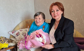В Казахстане труженицам тыла вручили медали к 80-летию Победы