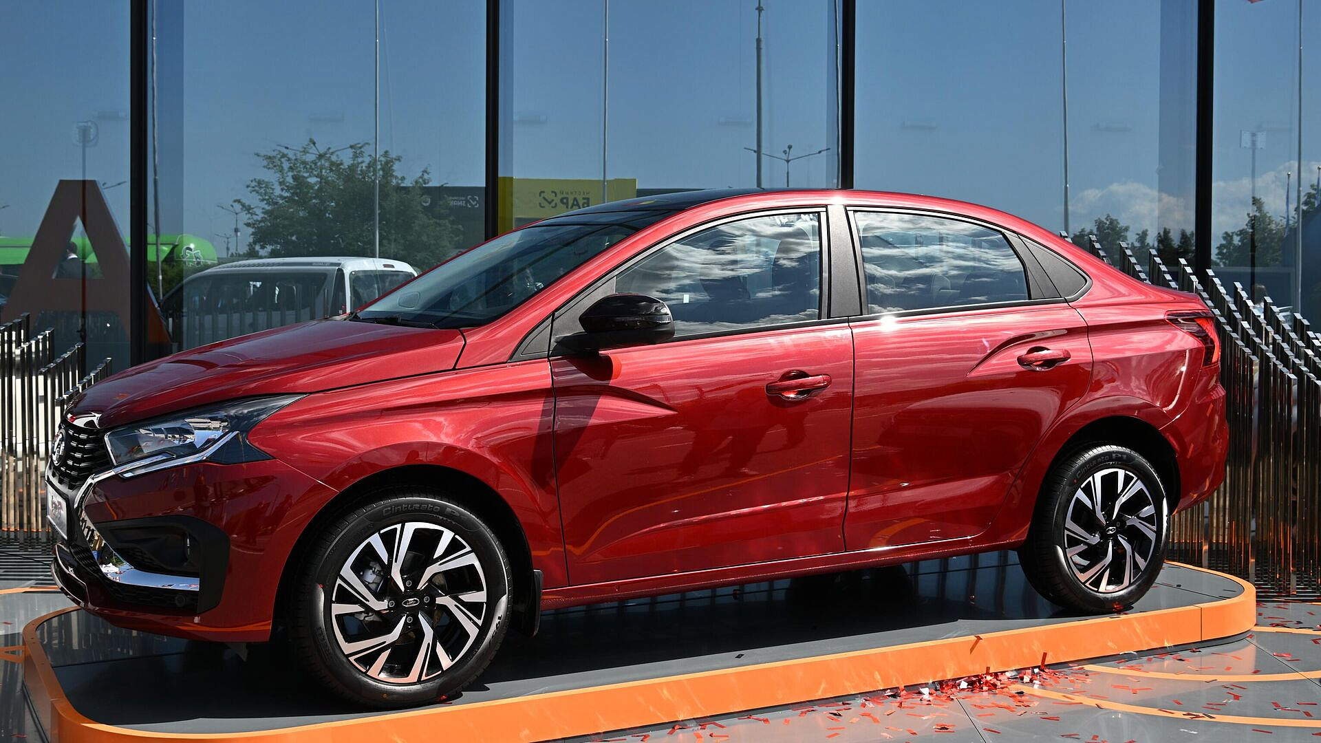 ""    Renault   Lada Iskra