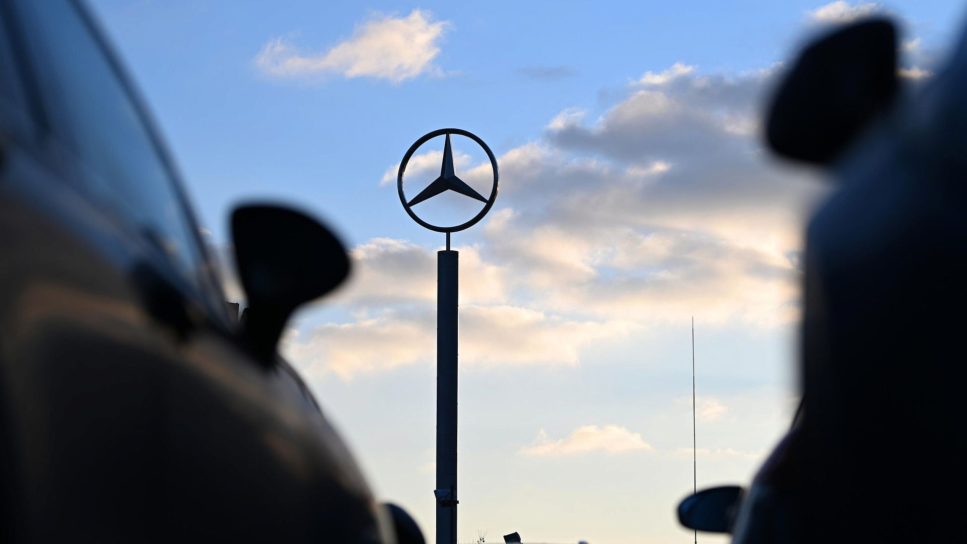 В Китае резко упали продажи Mercedes-Benz