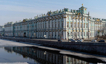 Главный вход в Эрмитаж закрыли из-за угрозы безопасности