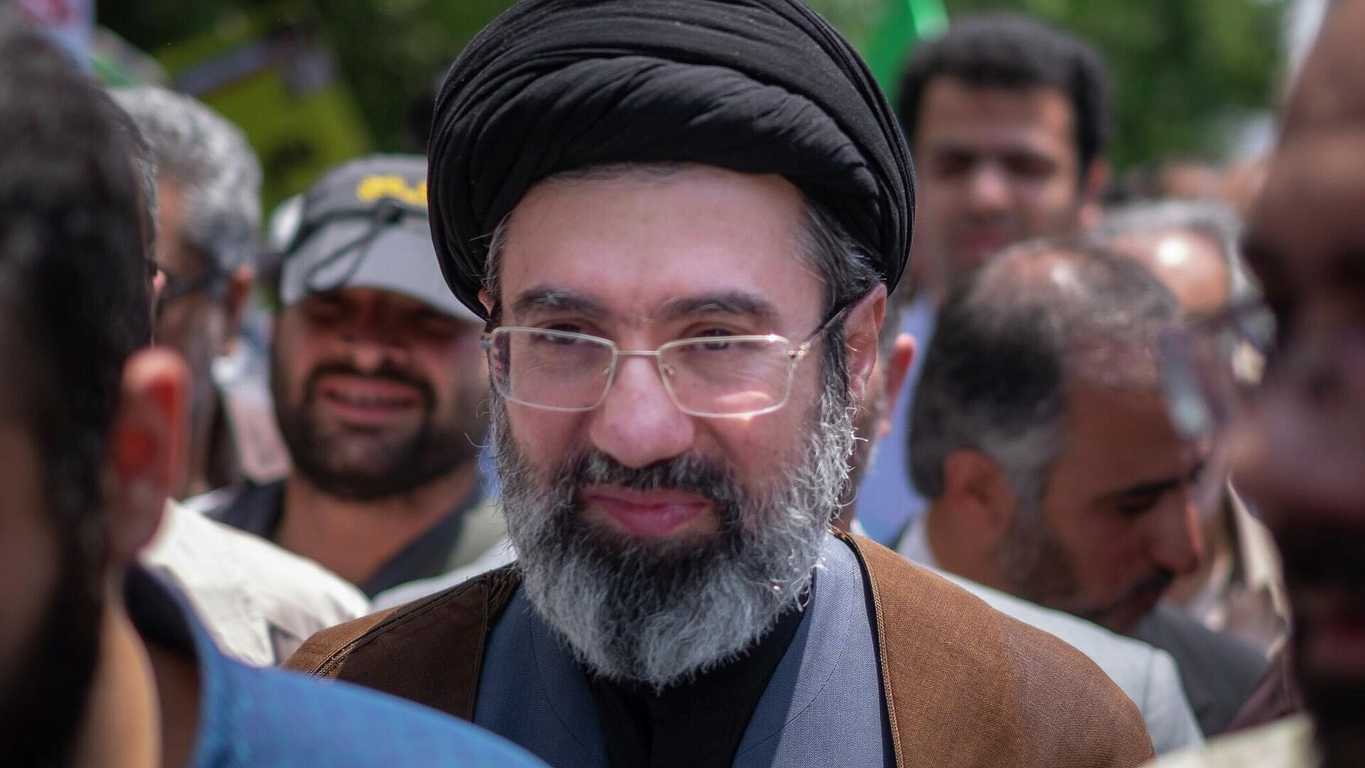 Совет экспертов подтвердил, что новым главой Ирана стал сын Хаменеи